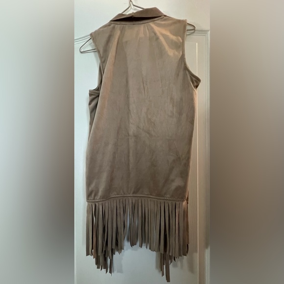 Fringed vest.  Boho look. - Picture 2 of 4